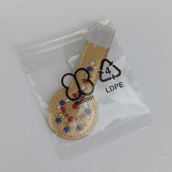 American Girl Kavi's Bollywood Dance Costume - Picture 7 of 16